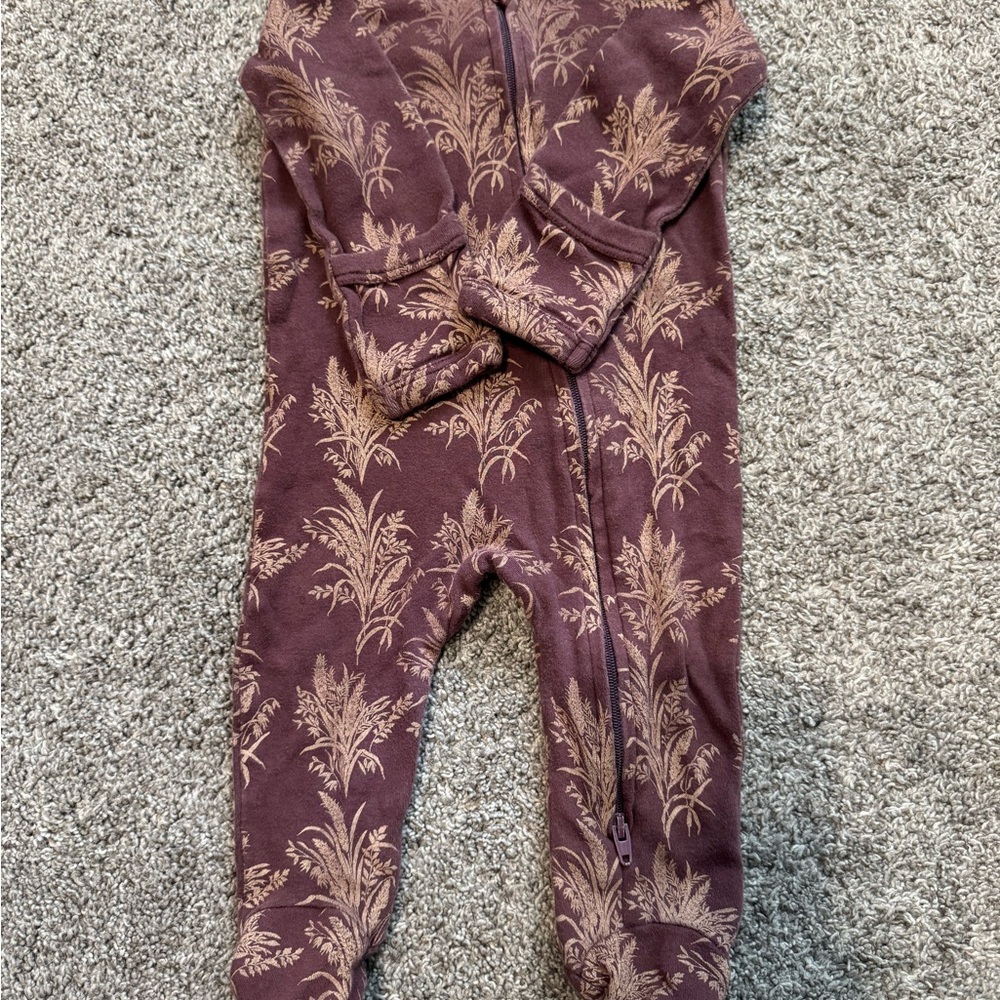 Kate Quinn Prairie Footie